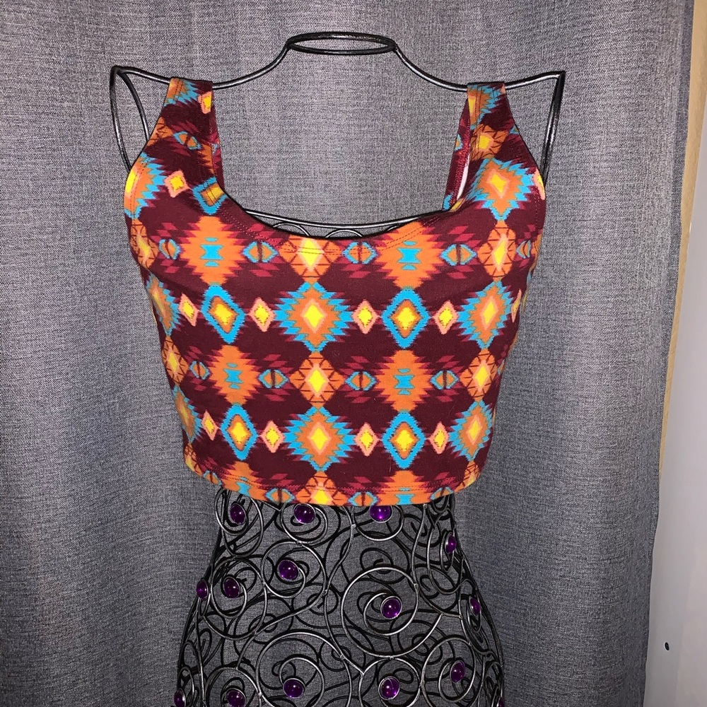 SUPER CUTE patterned cropped tank top